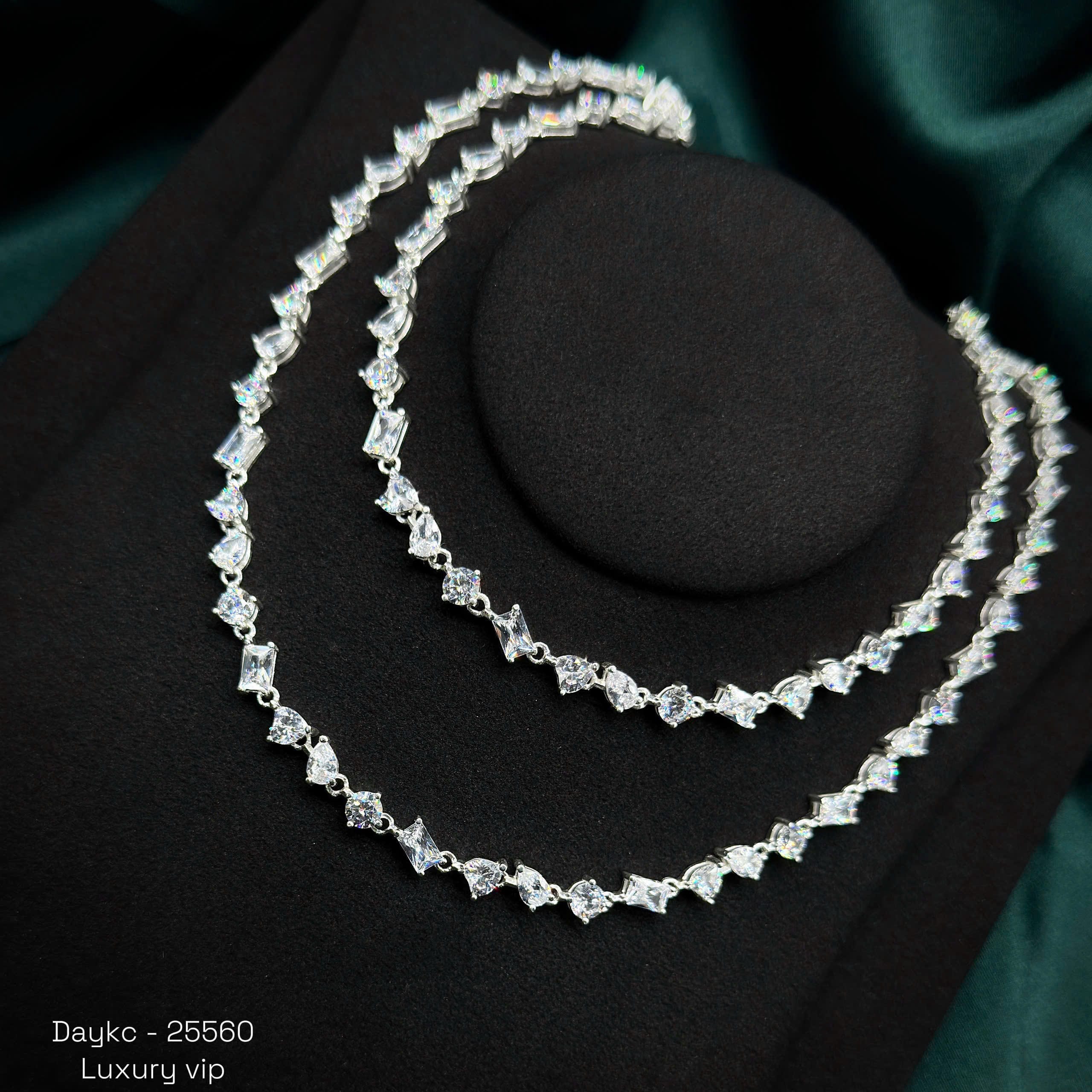dây chuyền bạc luxury đính đá dáng sang thanh lịch
