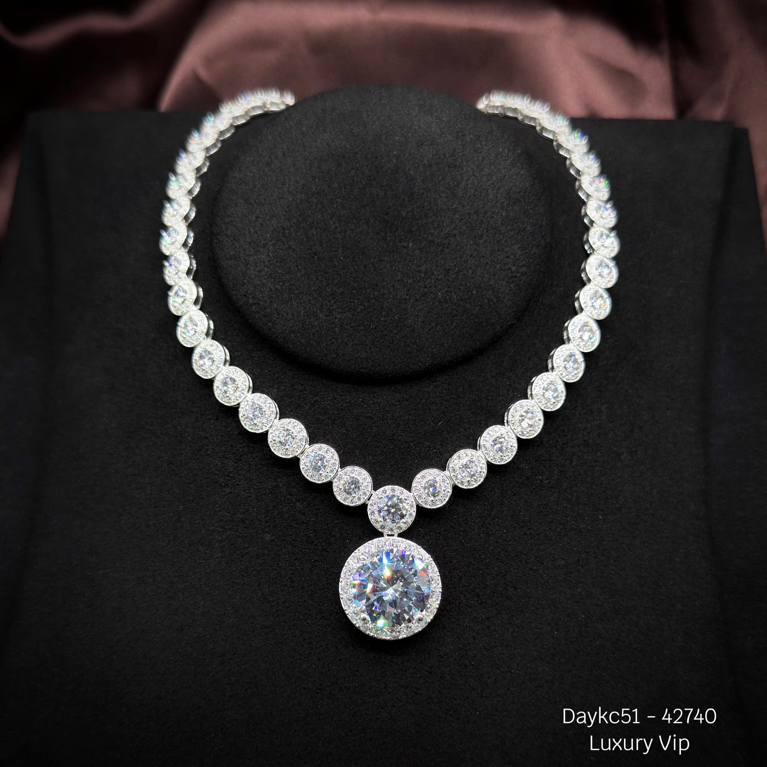 dây chuyền bạc halo luxury mặt tròn sang trọng