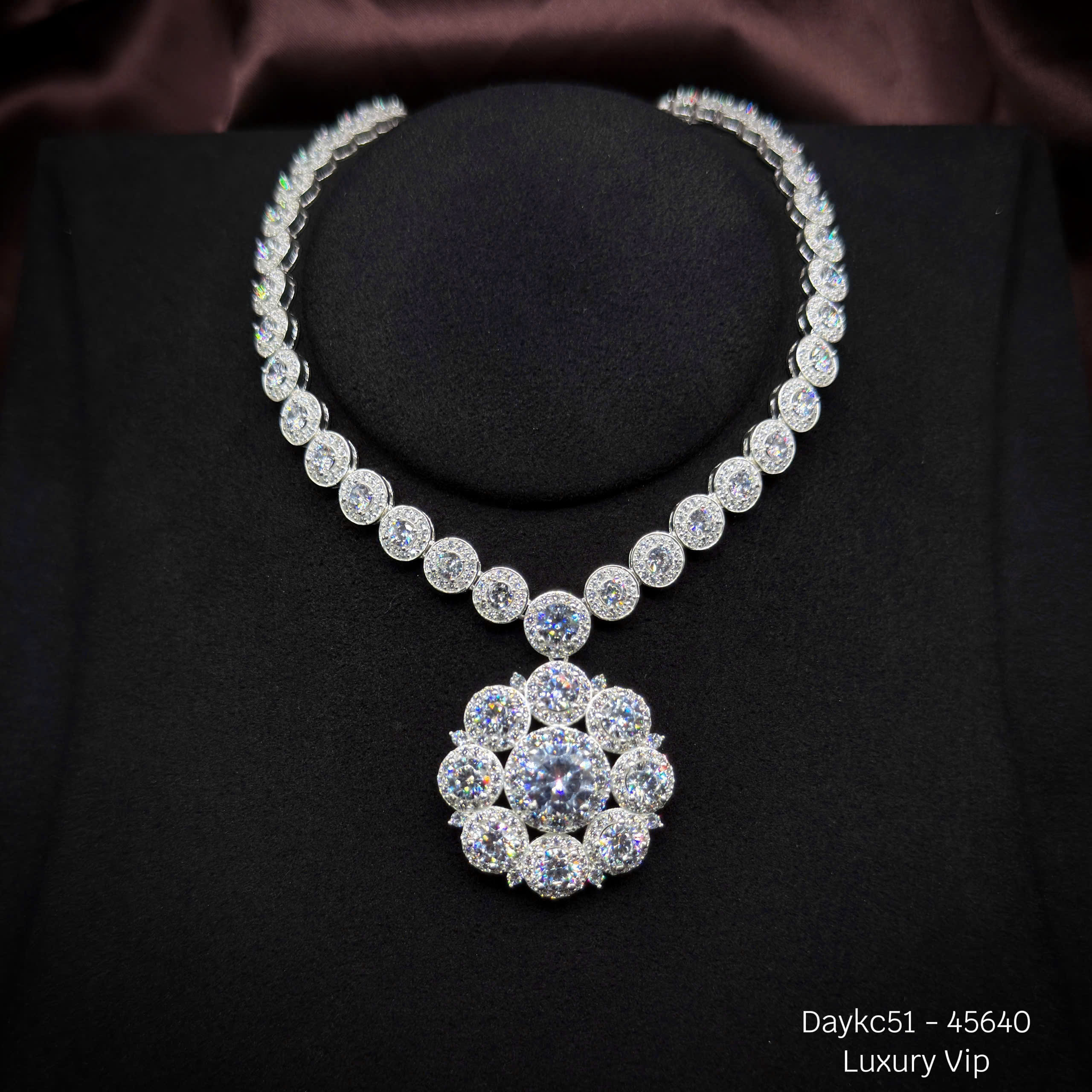 dây chuyền bạc halo luxury đính đá sang trọng