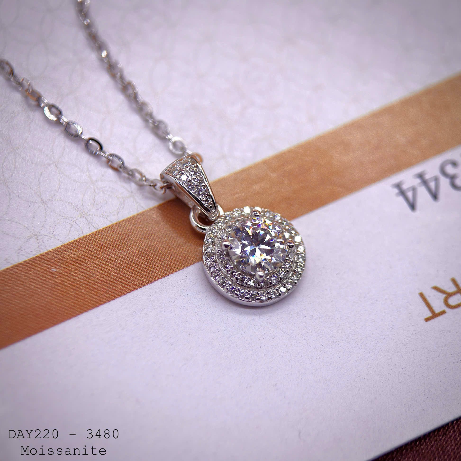dây chuyền bạc mặt tròn viền kép Moissanite