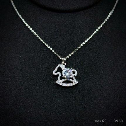 dây chuyền bạc nữ DAY69 ngựa bập bênh đá tròn