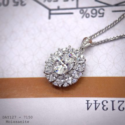 dây chuyền bạc đá oval viền hoa Moissanite