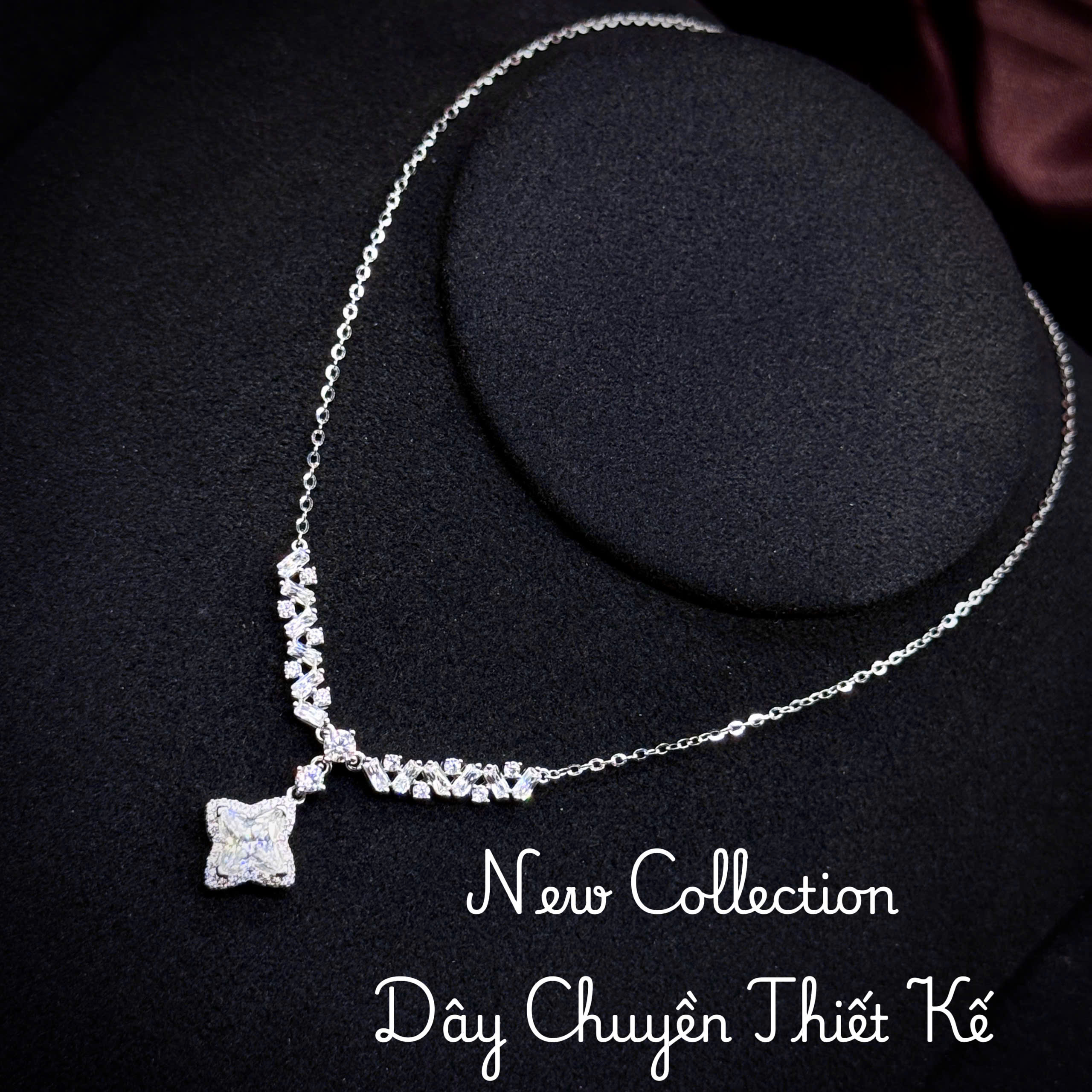 dây chuyền bạc hoa bốn cánh Moissanite