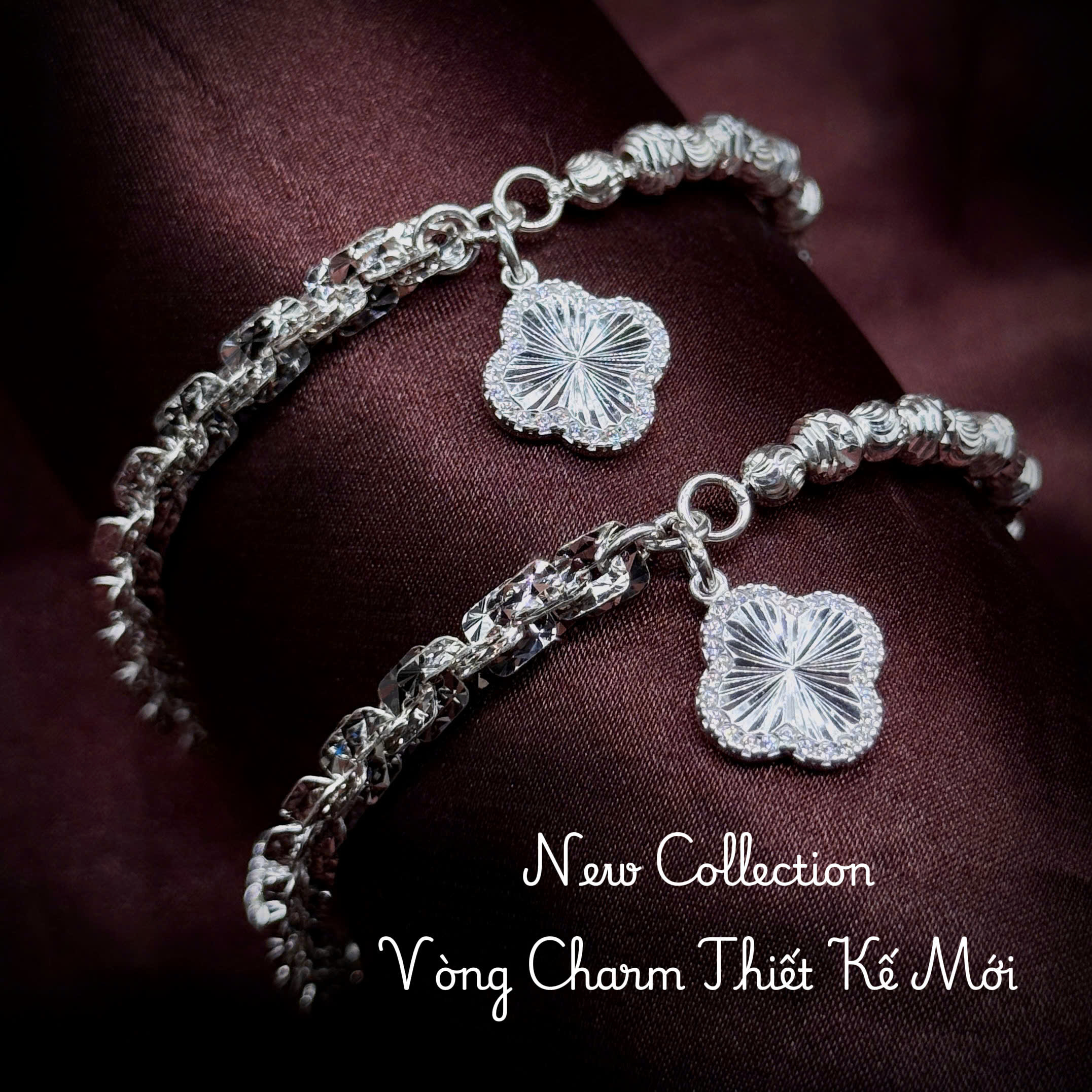 vòng tay nữ charm cỏ bốn lá viền đá