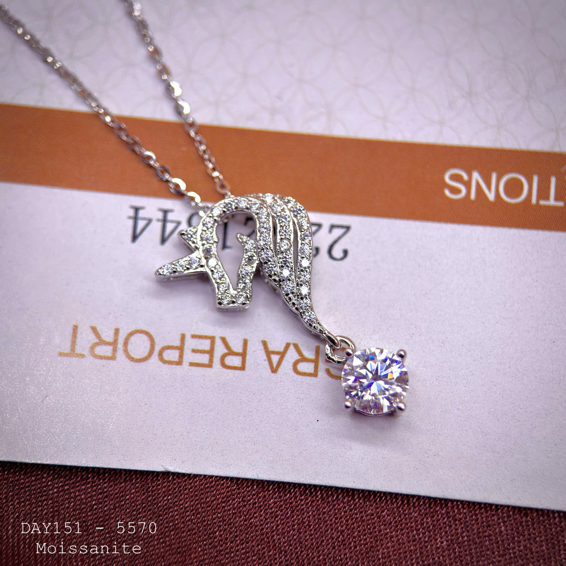 dây chuyền bạc đầu ngựa Moissanite