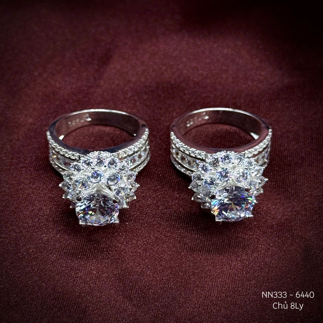 nhẫn bạc nữ đá chủ 8 ly viền hoa đa tầng