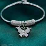 vòng tay nữ charm bướm đính đá