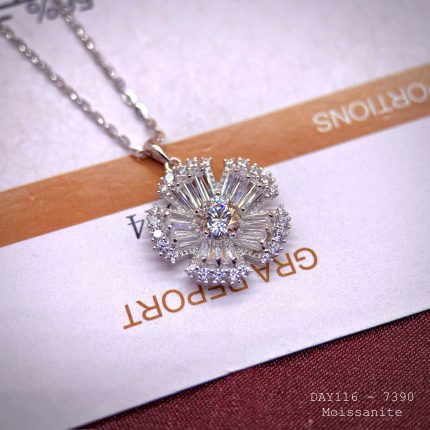 dây chuyền bạc hoa năm cánh Moissanite