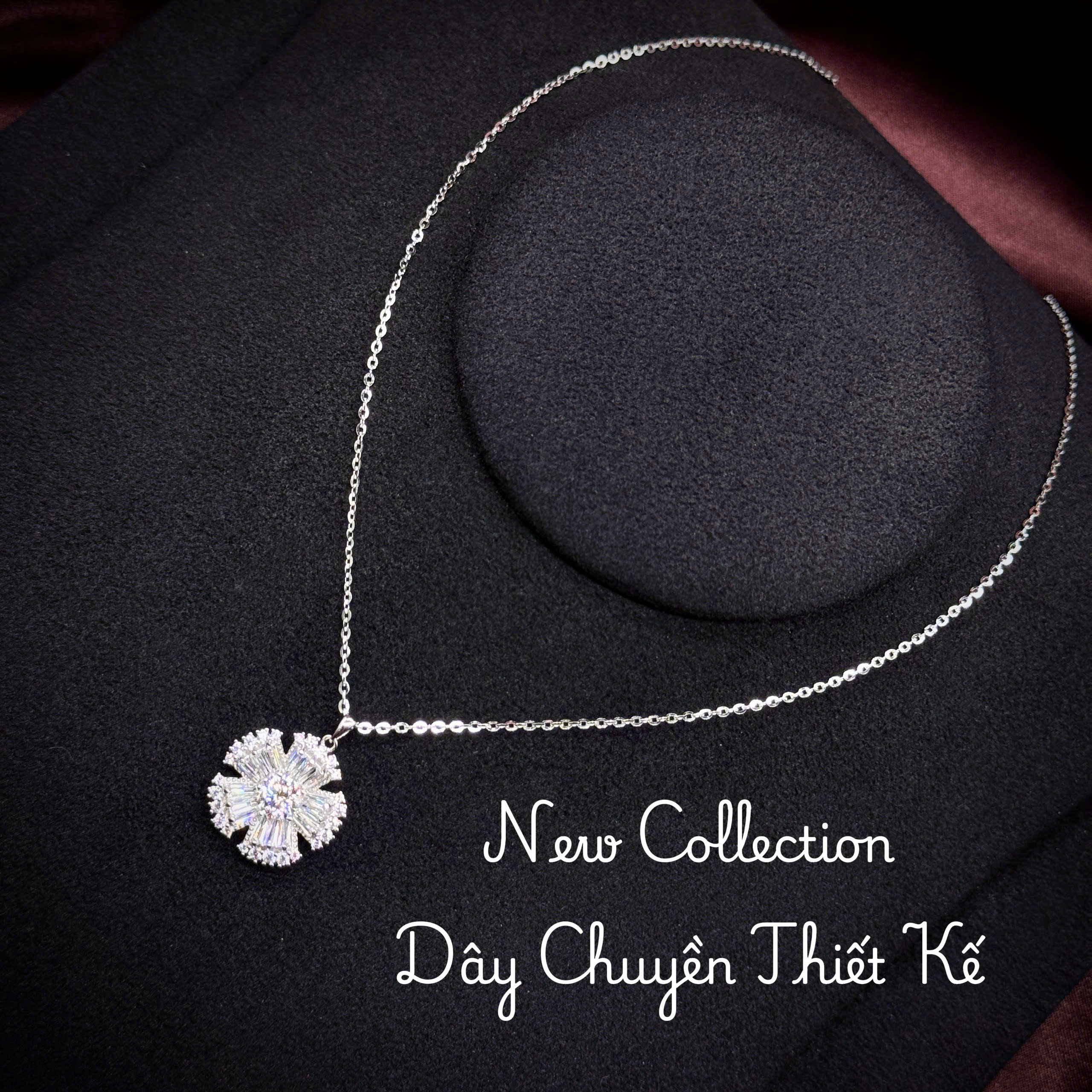 dây chuyền bạc hoa năm cánh Moissanite