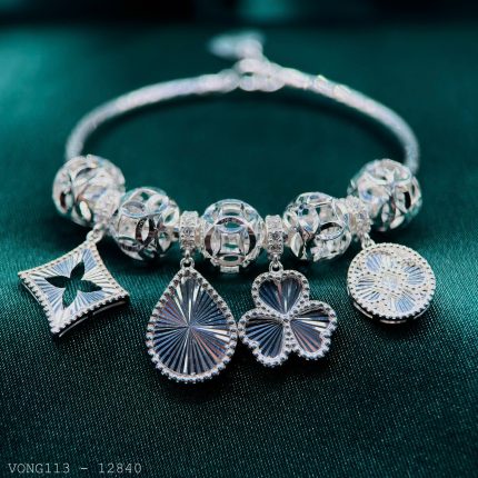 vòng tay nữ phối charm hình học