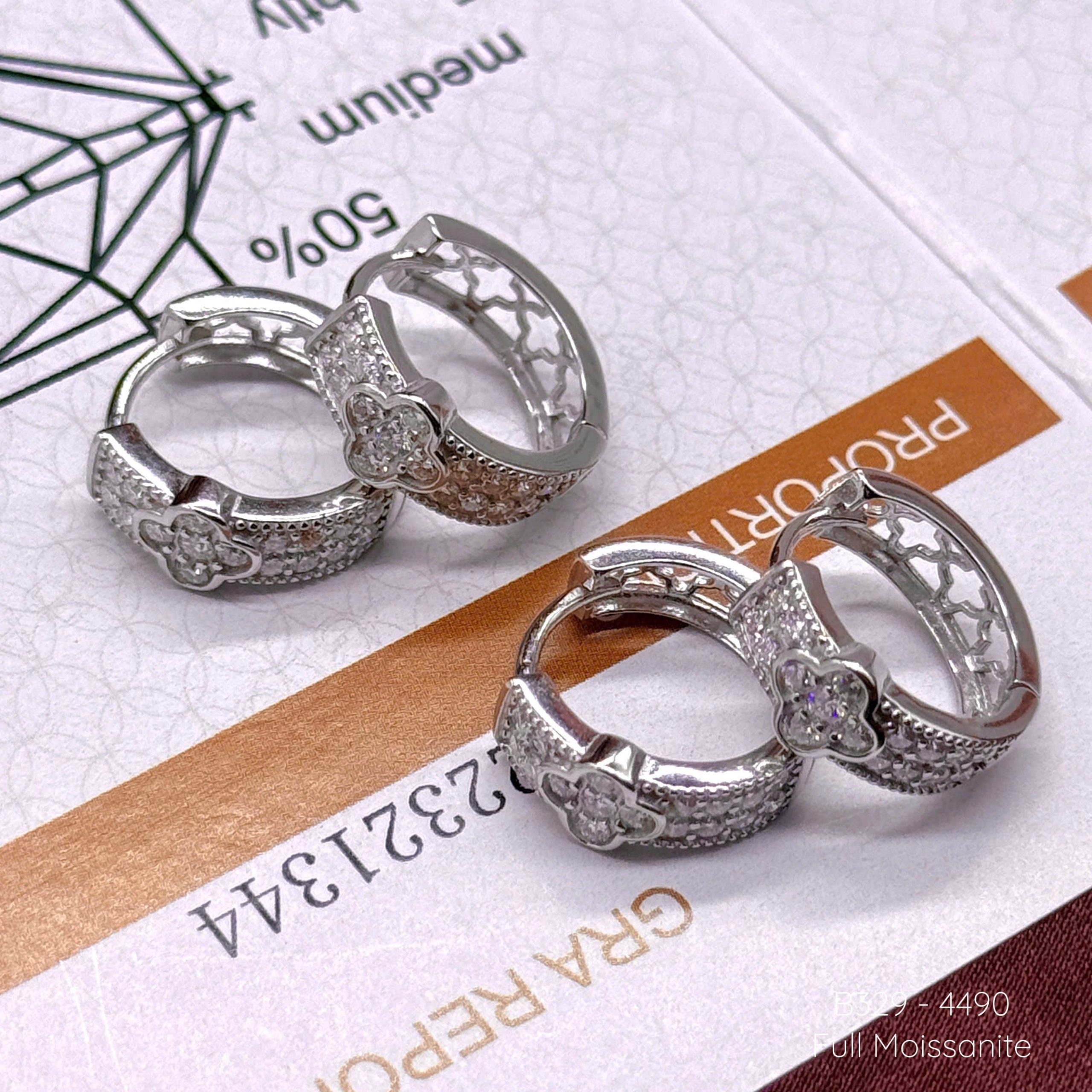 b329-4490 bông tai nữ Clover Royale